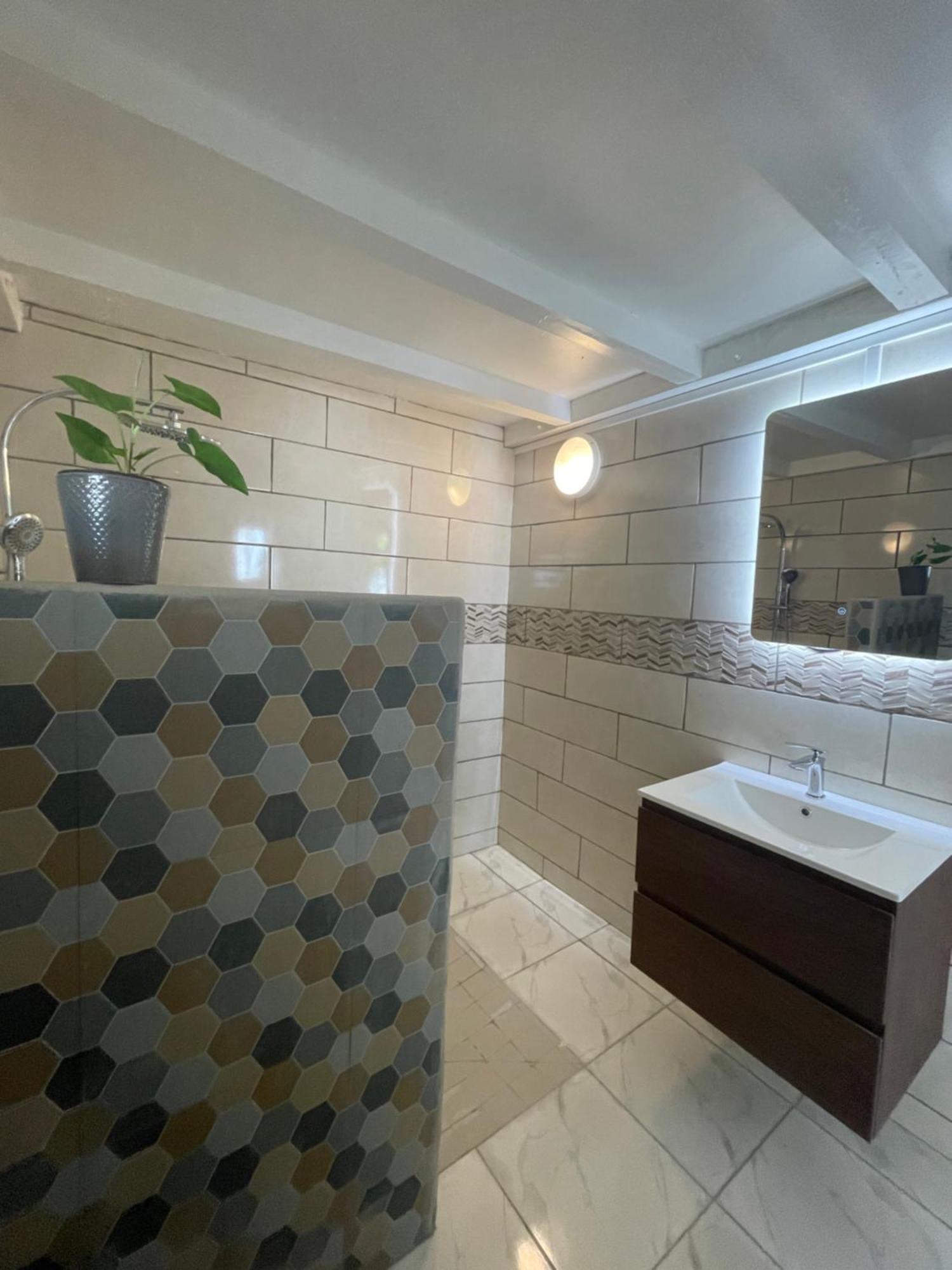 Bed and Breakfast Adenora Saint-Joseph Exterior foto
